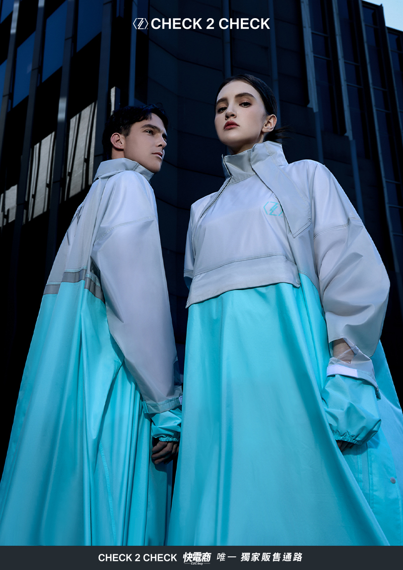 C2C 側開瞬穿後背包極鋒雨衣2.0．送秒穿雨鞋套-CHECK2CHECK 極鋒雨衣