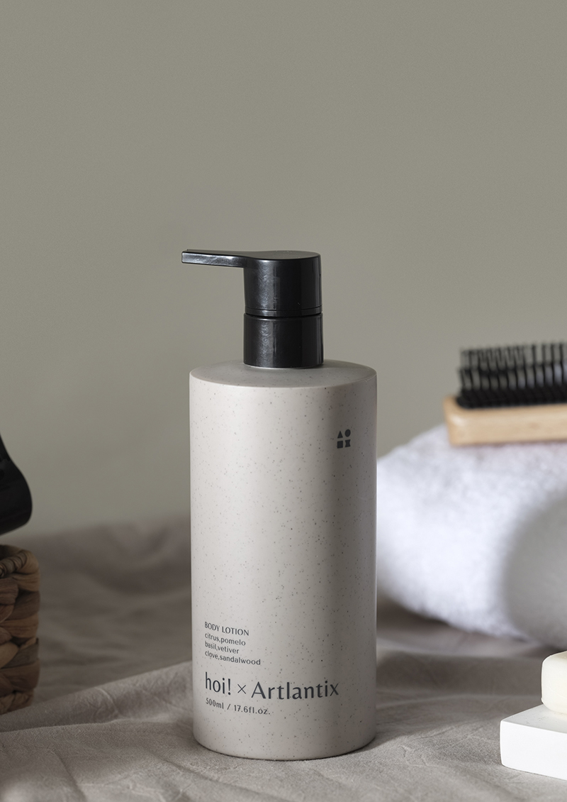 hoi x 日京山風輕透保濕乳液-CHECK 2 CHECK 三秒穿脫極鋒雨衣